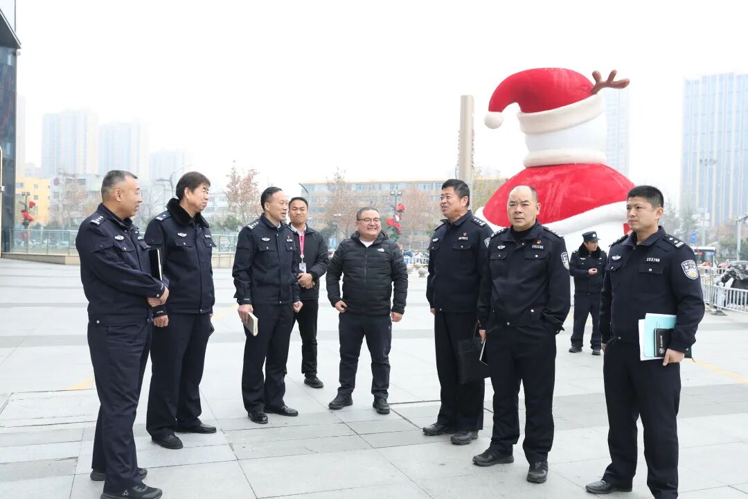 节前安全“大体检” 牡丹交警为商圈出行保驾护航