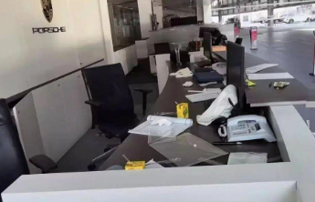 一夜之间人去楼空，员工被欠薪数十万元？保时捷中国回应“郑州中原保时捷中心疑似跑路”