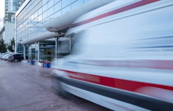 两部门联合推行八项举措，提升交通事故伤员救治水平