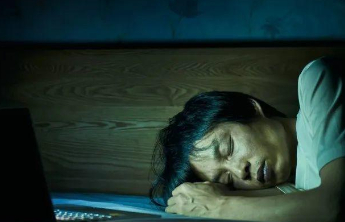 睡前一个小动作，居然可能让你远离老年痴呆？