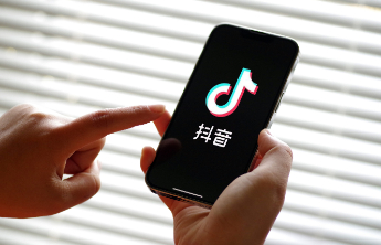 抖音公告：发布涉未成年人不良内容，永久封禁！