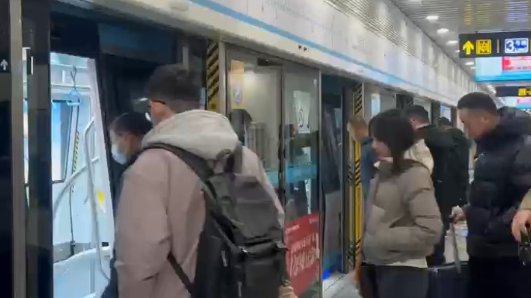 果然视频|济南东站到达的旅客可直达到家！6号线开通首日，市民专门前来体验