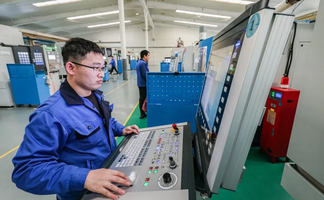 打破垄断、全球最大……这些硬核突破藏不住了