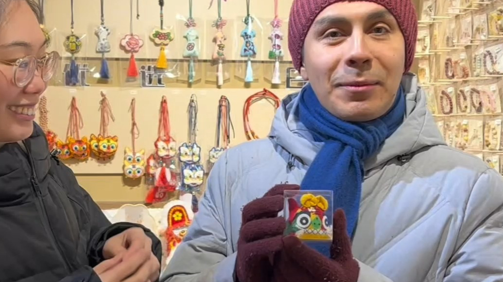 果然视频丨外国友人点赞日照非遗手造布老虎：很精美！太可爱了！