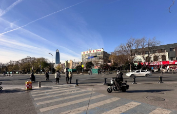 壹点调查|清爽多了！假期首日趵突泉大明湖周边不见“花车”