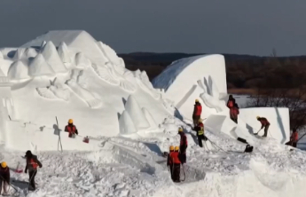日薪超千元！吉林长春冰雪游持续火热，“雪雕师”订单不断