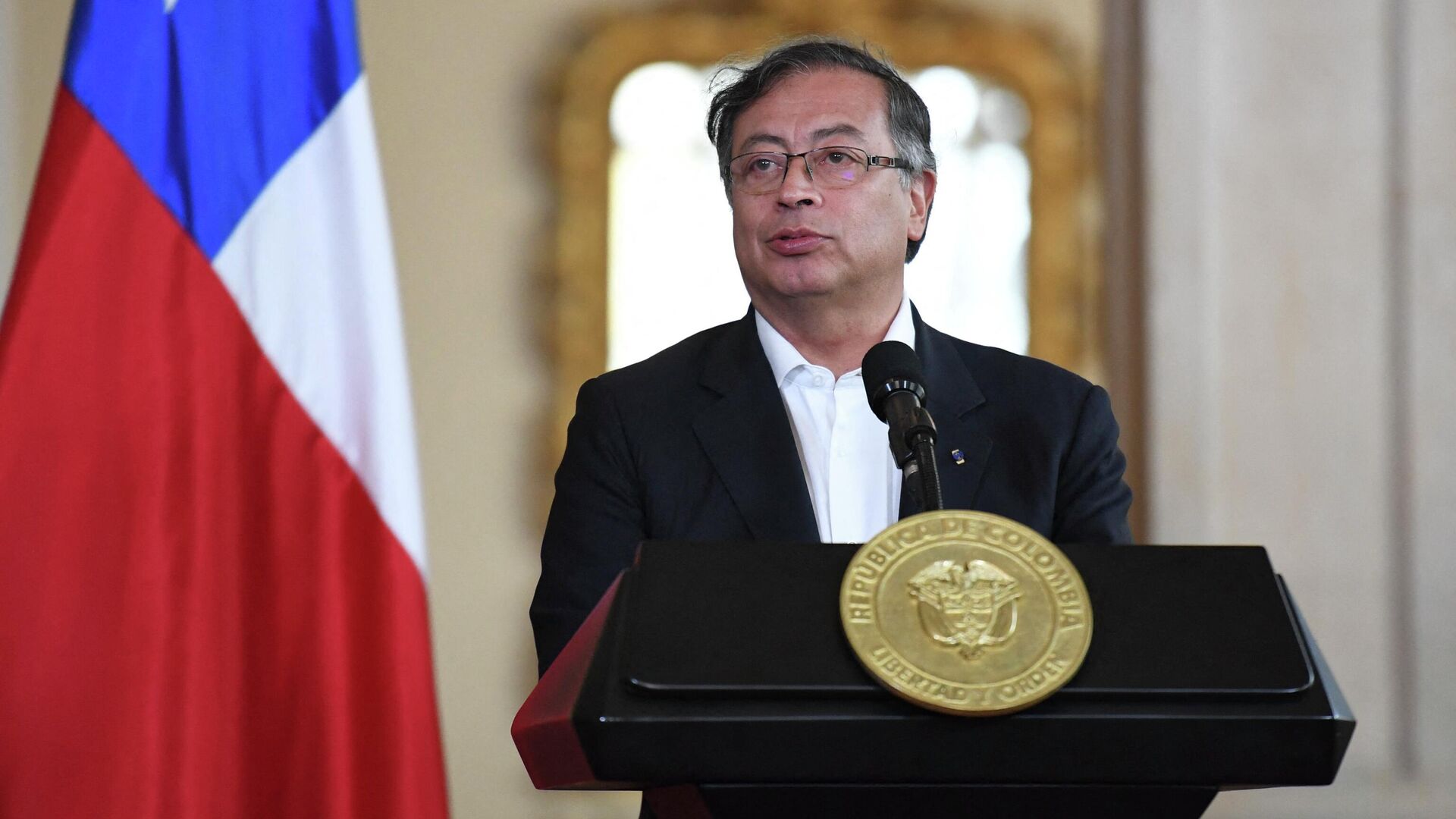 哥伦比亚总统：特朗普先生，请停止诽谤