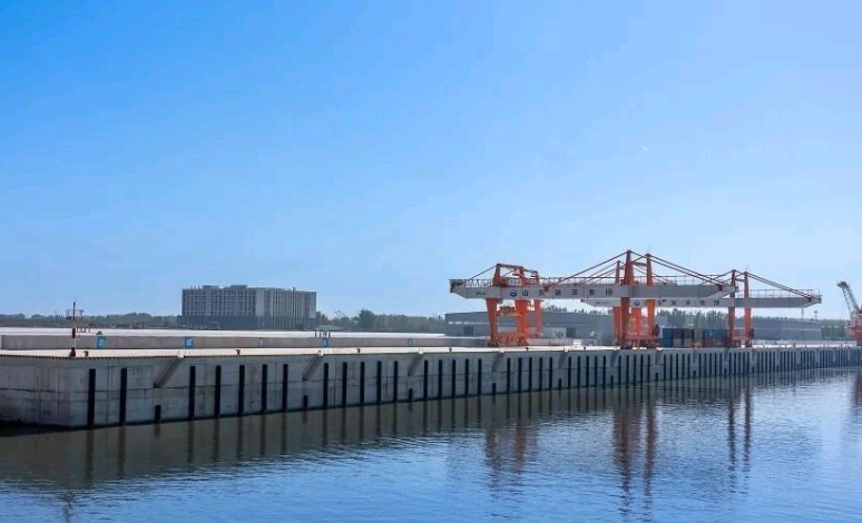 2025年小清河内河港累计吞吐量210万吨，同比增长297%