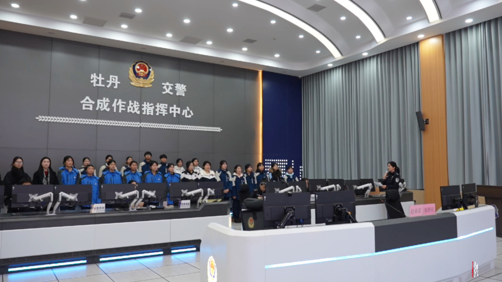 牡丹区交管大队郭良营志愿队迎新力量 菏泽校警携手护平安