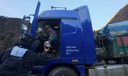 “我就是这样的人”！风雪川藏线奔跑的淄博司机于文涛