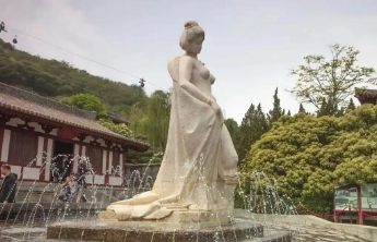 如何准确认知“贵妃出浴”雕像之争