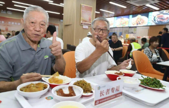 【公益】公益暖流润夕阳 福彩初心暖泉城