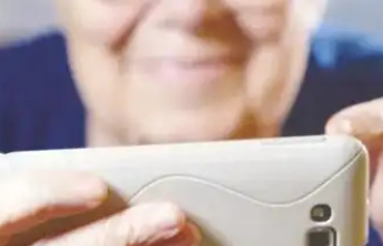 退休闲下来更易患阿尔茨海默病吗？专家建议主动社交、勤用脑