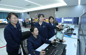 从煤矿洗衣工到智慧码头“领头雁”，宋文庆以匠心赋能港口升级