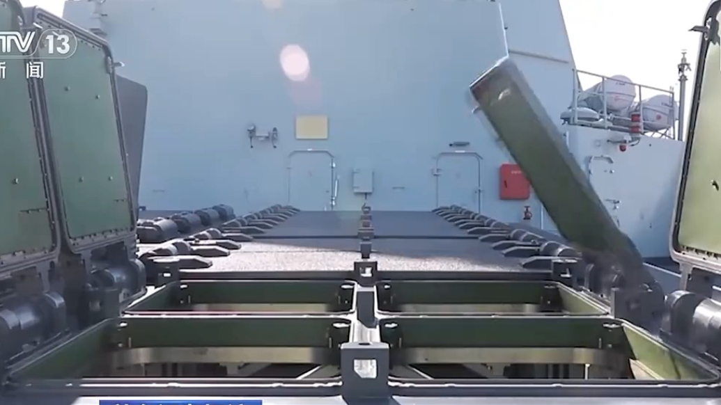 记者探访海军052D后续改进型驱逐舰包头舰