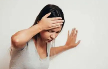 起身时突然“眼前发黑”？建议及时排查这5种病