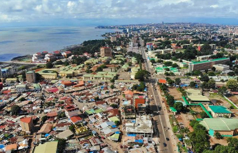 几内亚当选总统敦布亚宣誓就职