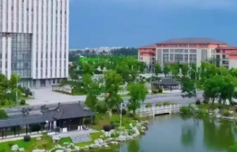 大学成绩表现也要“告家长”？大学管理不能“高中化”