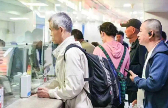 铁路部门推出老年旅客电话订票服务