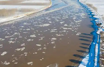 黄河下游河段出现本年度首次流凌