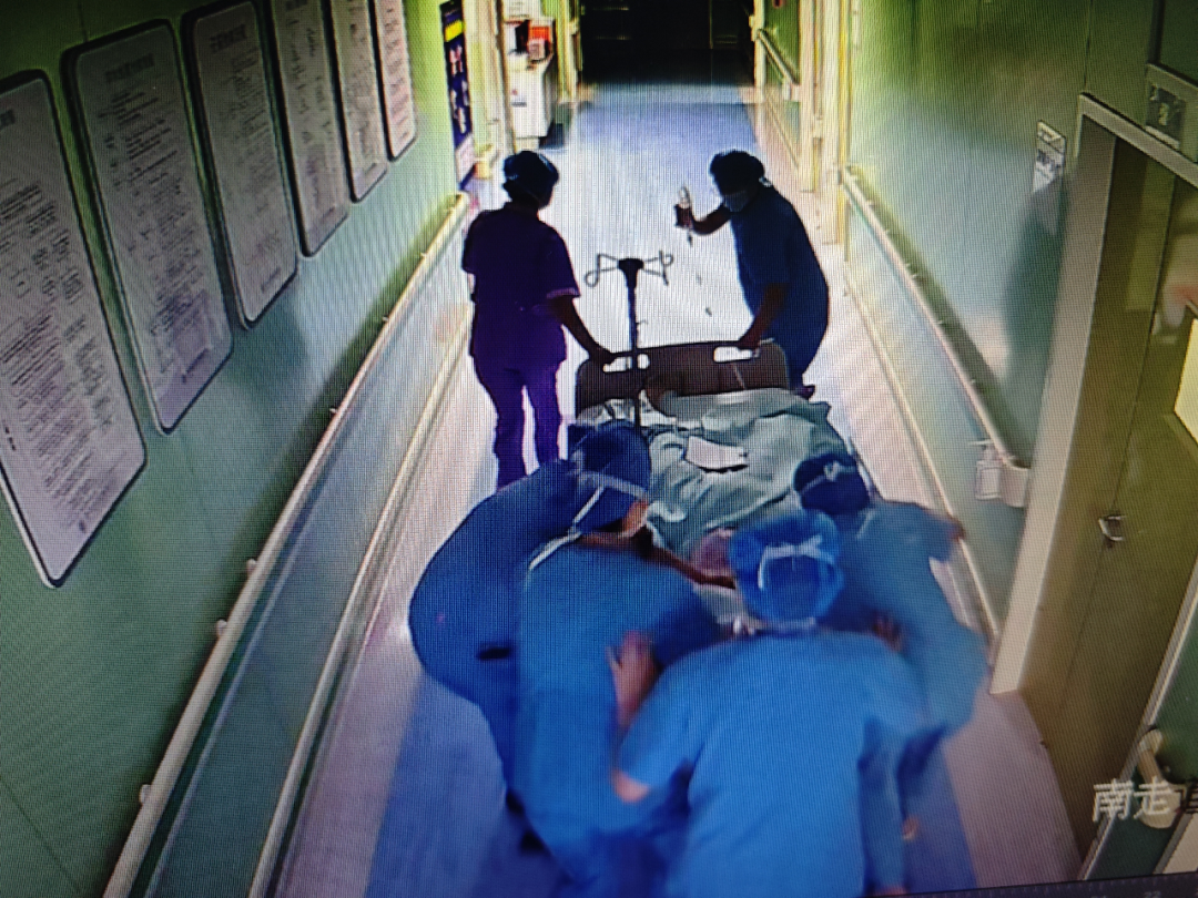 产妇突发羊水栓塞命悬一线，济医附院多学科团队联手抢回生命