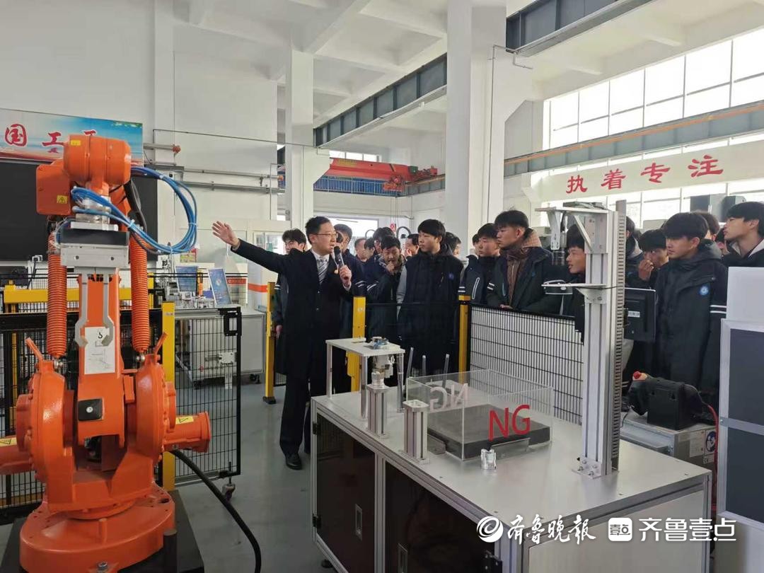 枣庄职业学院与枣庄工商学校开展“三二连读”培养工作交流研讨