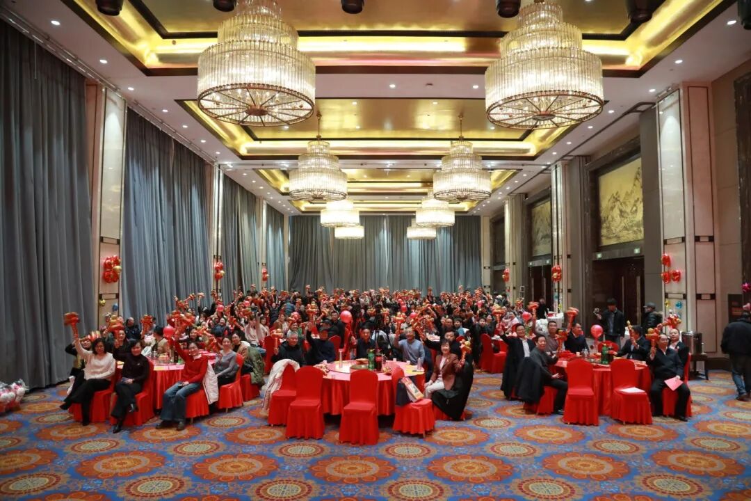 凝心聚力，共创辉煌！力明教育集团2025年度颁奖盛典圆满举行