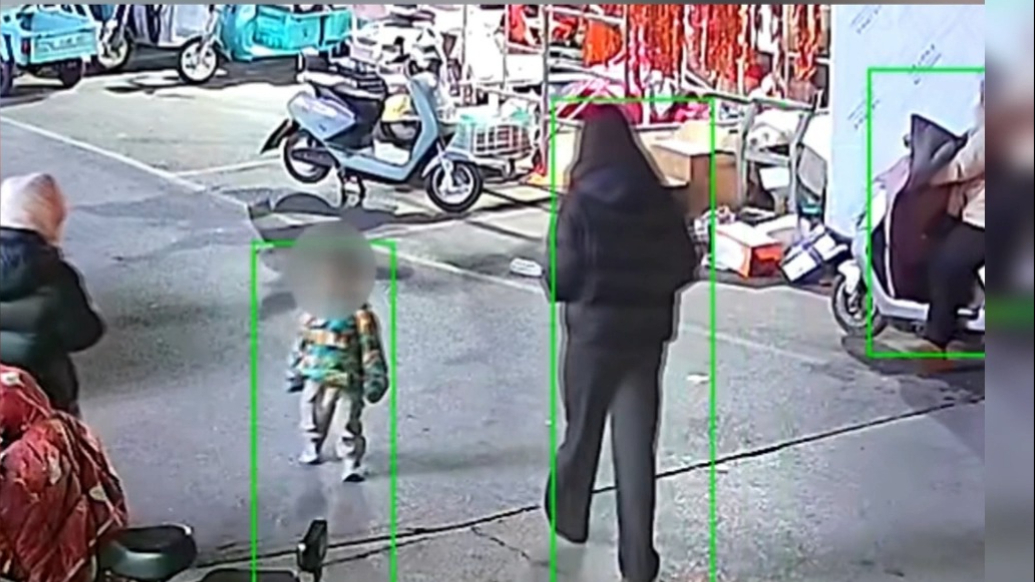 正直之光 照亮临沂|2岁幼童走失，6岁小孩哥伸出援手