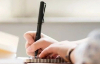 成都教育局通报“小学强制教师参与年会表演”：责成学校立即取消