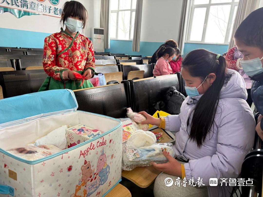 新年心愿“最暖礼物”！热心人为12岁女孩送出满箱“牵挂”