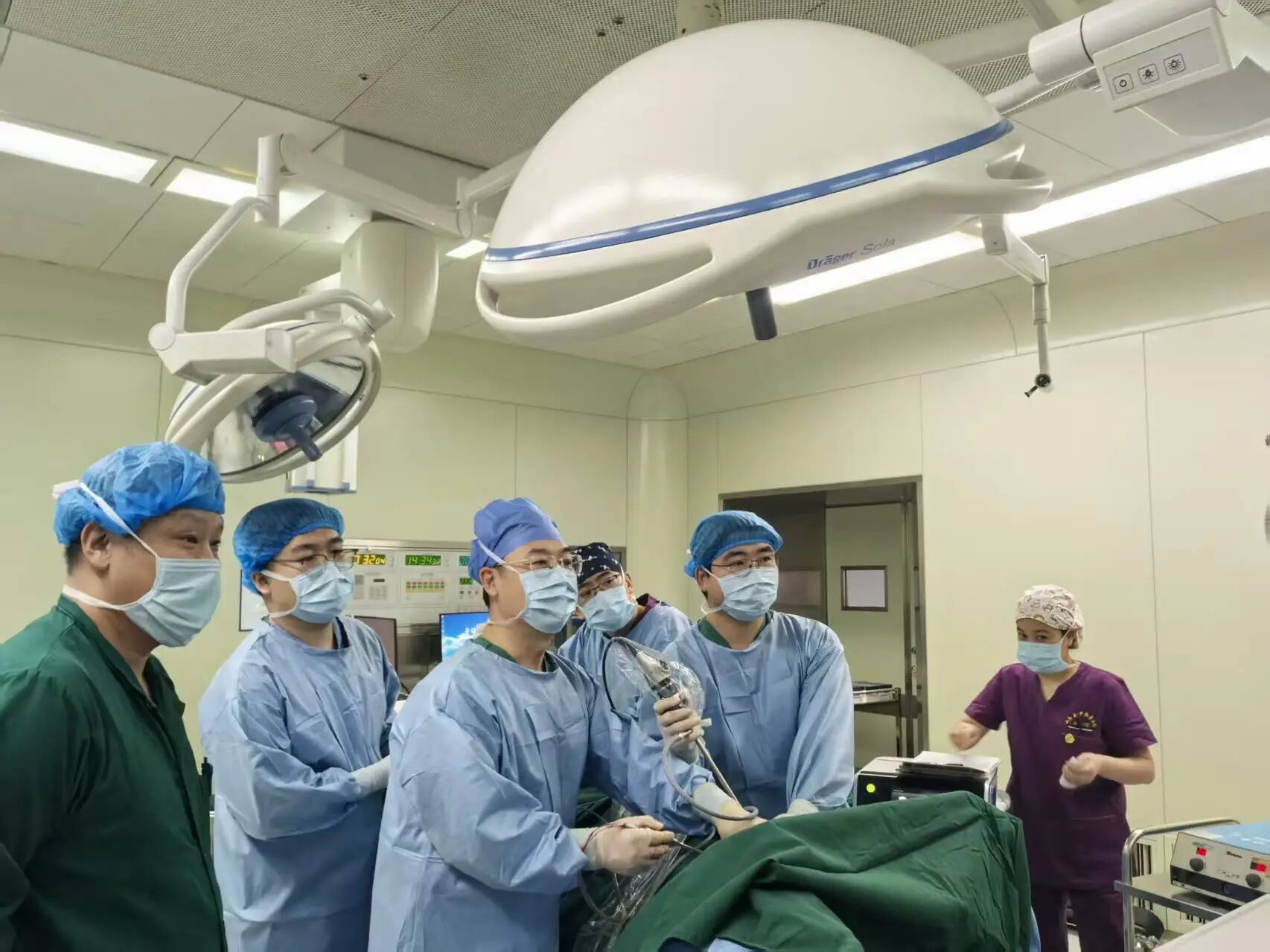 赞！东营鸿港医院无管微创术开启胸外科快速康复新篇章