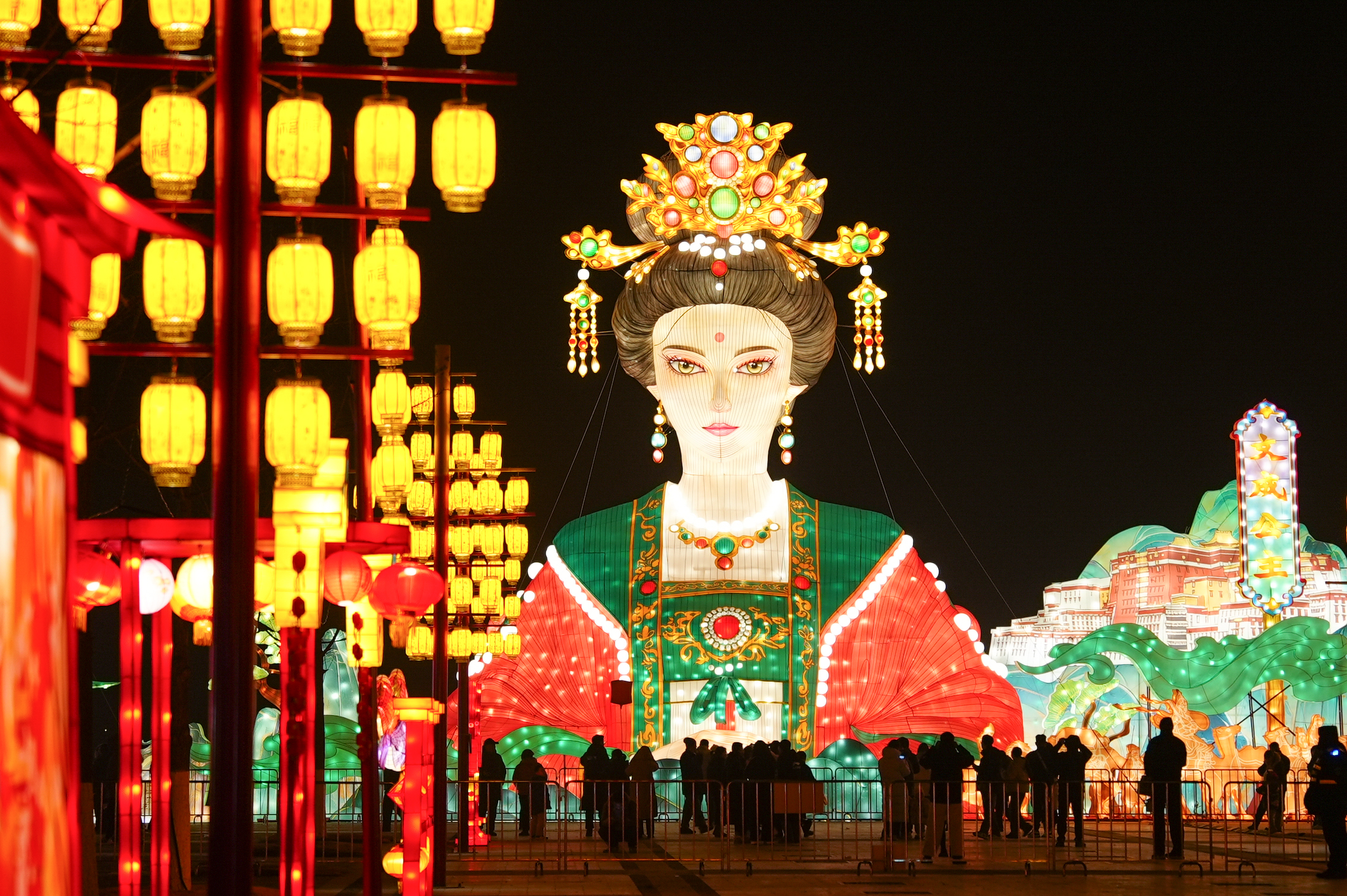 赏花灯、品美食、看表演……2026济宁太白湖新春灯会开幕