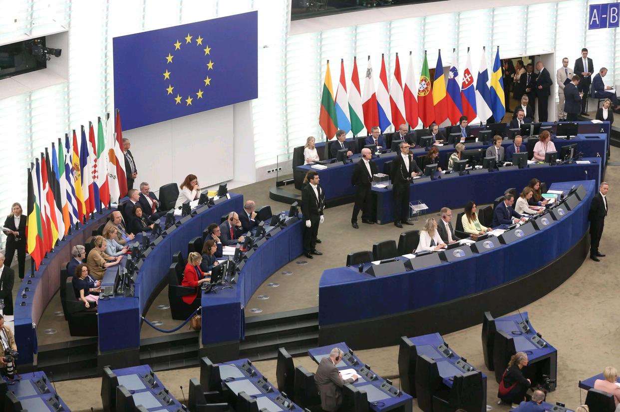 欧洲议会推迟决定是否恢复批准欧美贸易协议