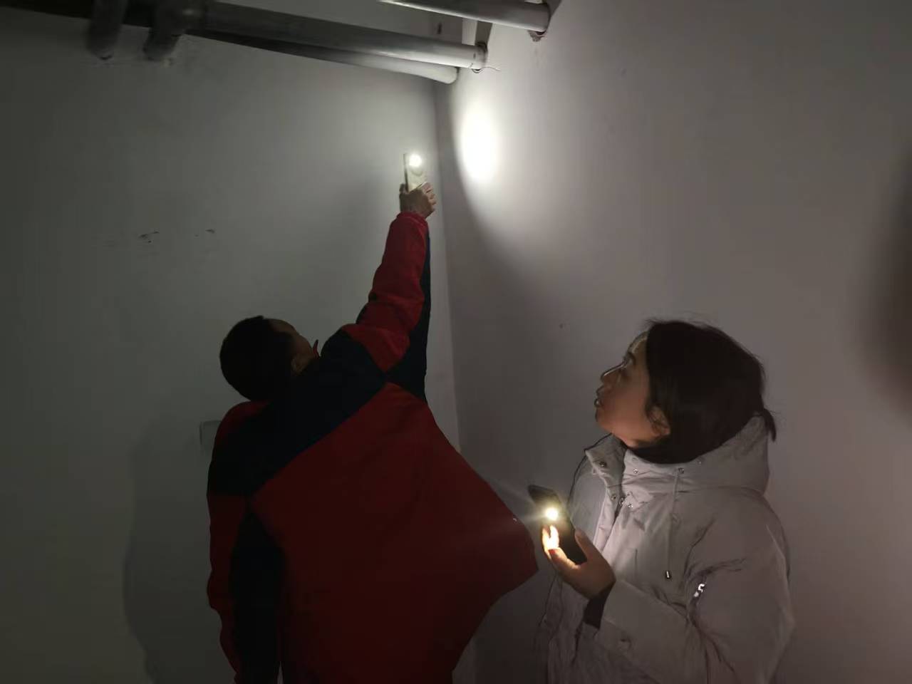 济阳街道财工街社区开展“筑牢安全防线 守护居民平安”活动