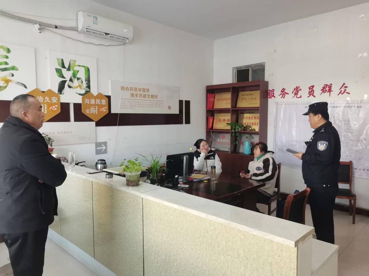 长沟派出所：警民携手反谣言 共筑农村网络安全墙