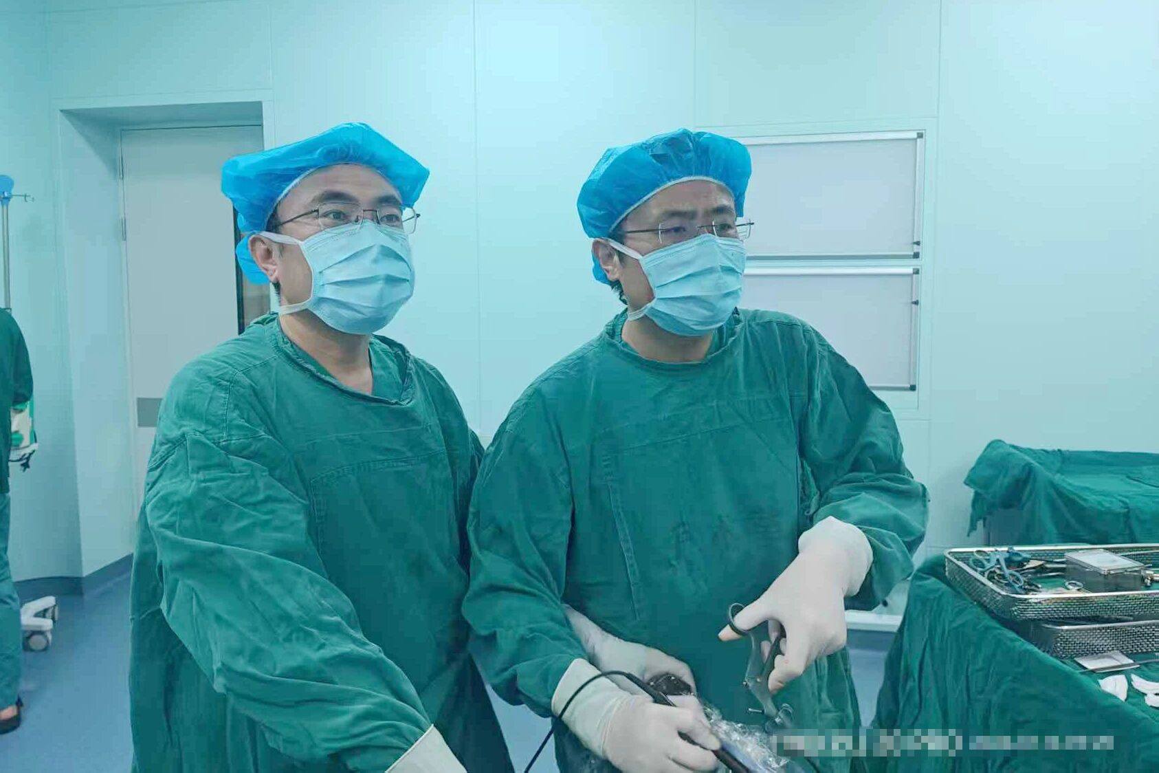 金乡县人民医院成功开展单孔免PORT腹腔镜下腹膜前疝修补术