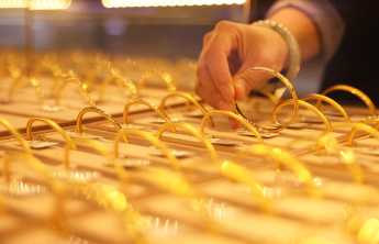 金饰克价已经涨到1585元，2026年已经涨了230元