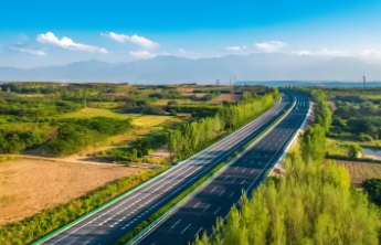 交通运输部：严格落实春节假期免收7座及以下小型客车通行费政策