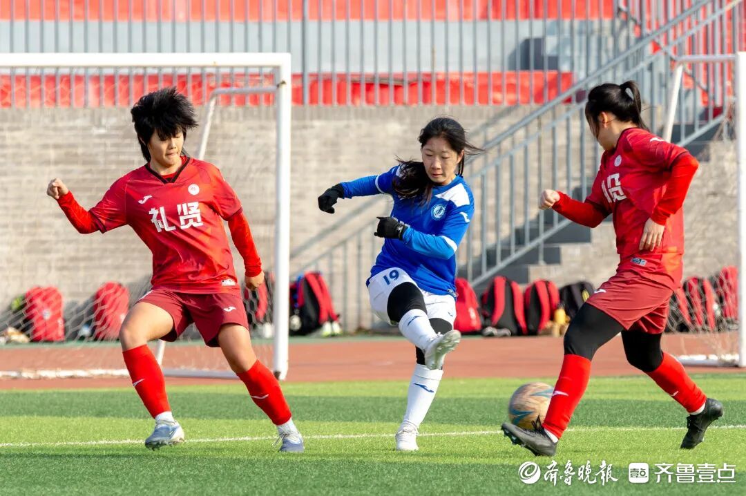 青岛九中学子夺冠！“市长杯”校园足球联赛高中女子组赛事落幕