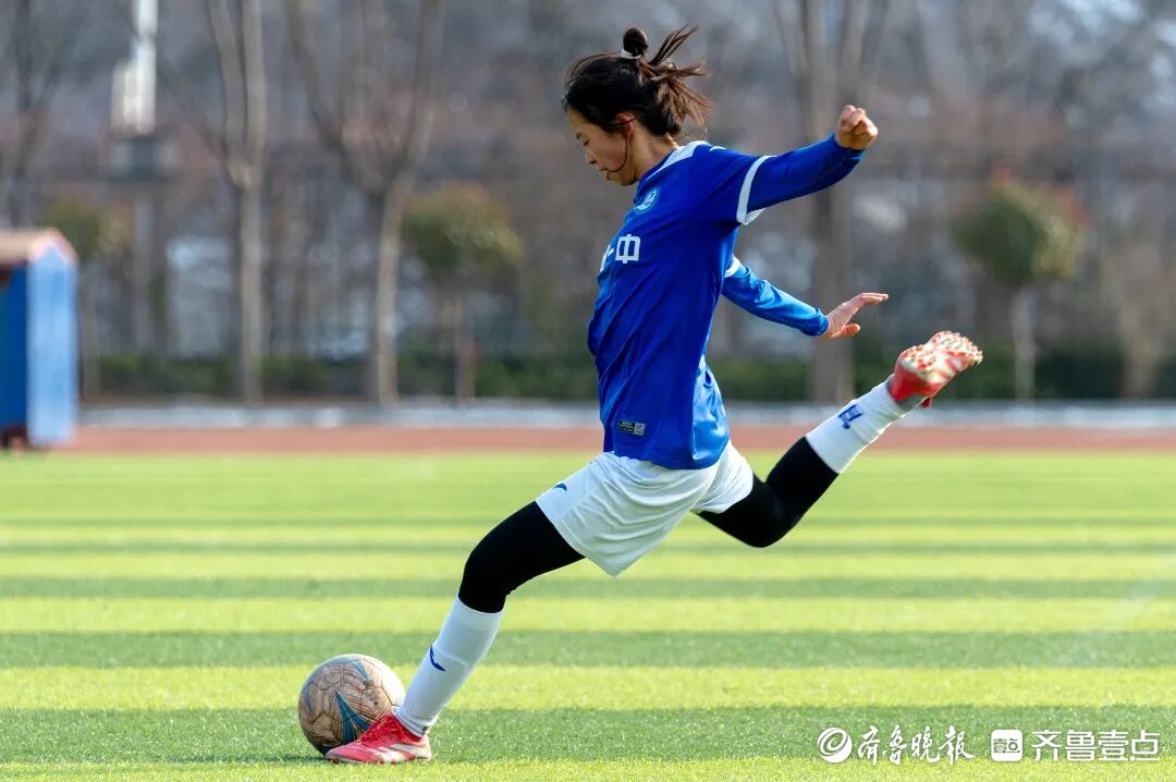 青岛九中学子夺冠！“市长杯”校园足球联赛高中女子组赛事落幕