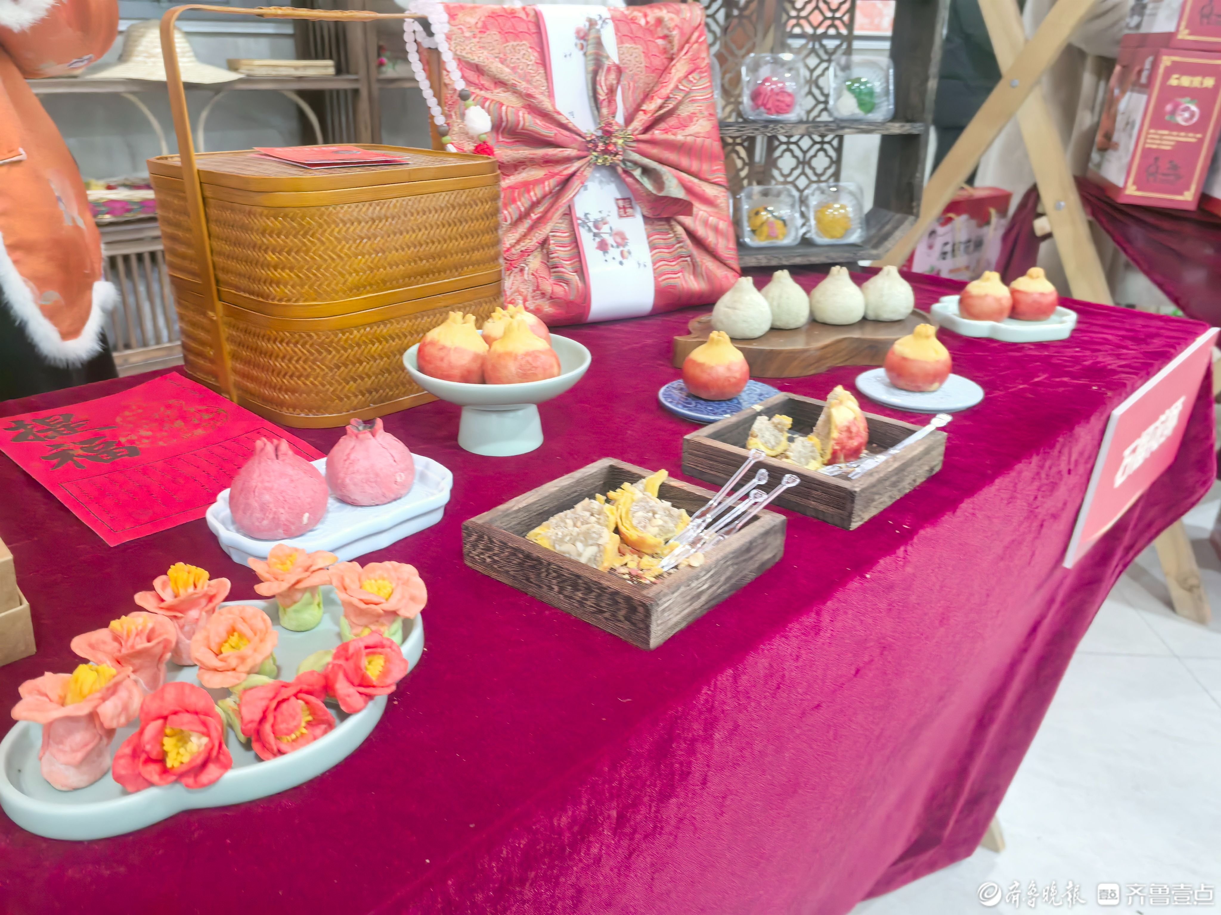 “榴画”贺岁添年味！峄城新春消费季暨石榴主题油画联展启幕