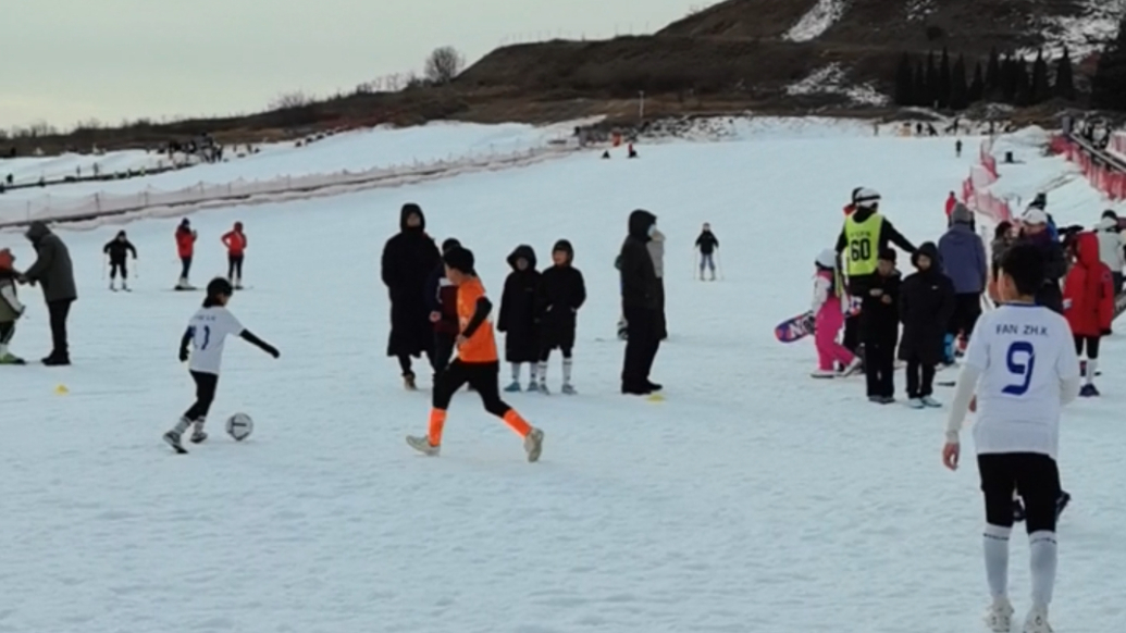 果然视频丨即墨区冰雪运动会点燃冬季健身热潮