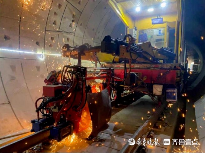  新进展！青岛地铁2号线二期新能源铺轨首焊成功，年内将开通