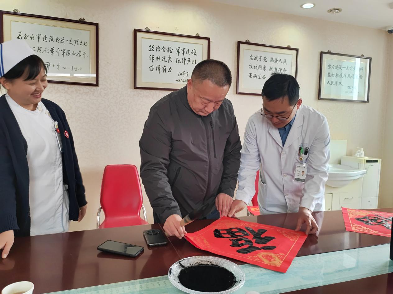 省研究型医院学会党支部赴解放军第九六〇医院，开展主题党日活动