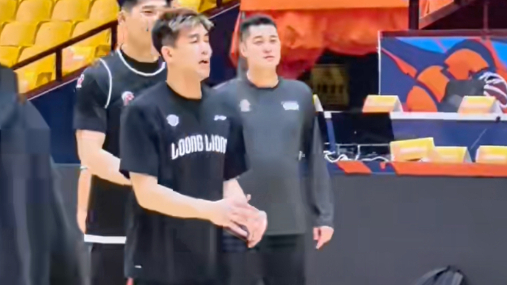 果然视频｜山东男篮31日晚迎战广州龙狮，郭艾伦亮相省体踩场