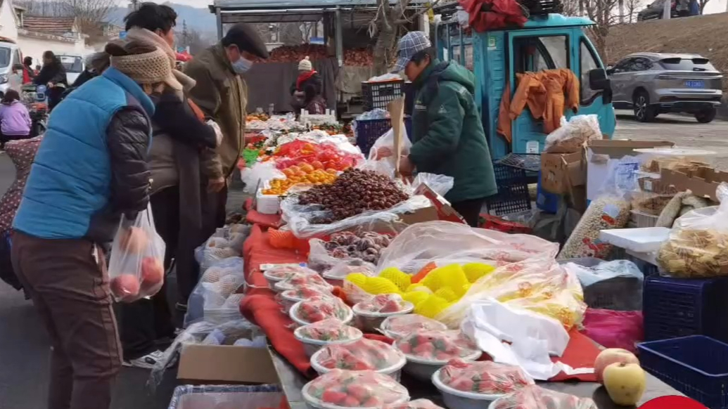 情报站|赶大集备年货！济南鹊山大集琳琅满目，浓浓年味扑面而来