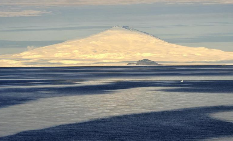 我国科学家建立首份南极“冰下火山”的“身份档案”