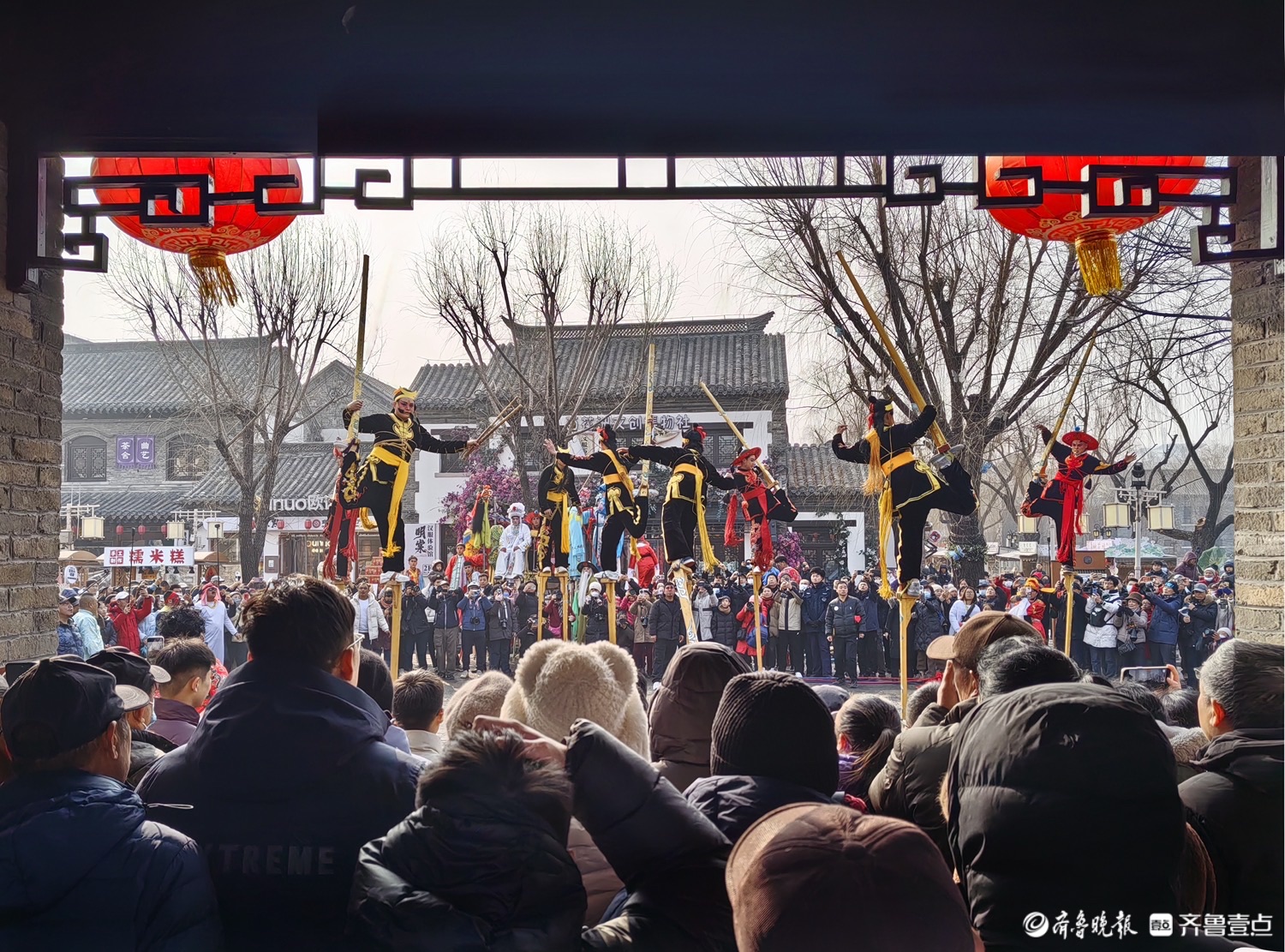 新春随手拍｜高跷闹新春