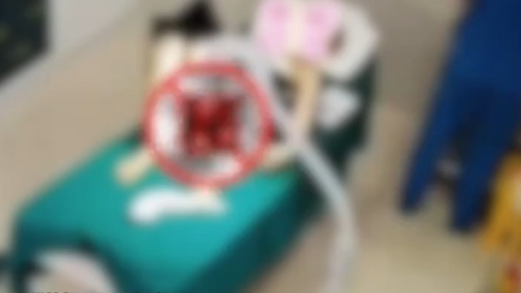 手术台竟成直播间？女子隐私部位被5万人围观，医院紧急中断，仅回应“正在处理”