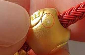 足金挂坠检出铁钯等多种金属元素？周生生再回应：检测显示同批次货品系足金